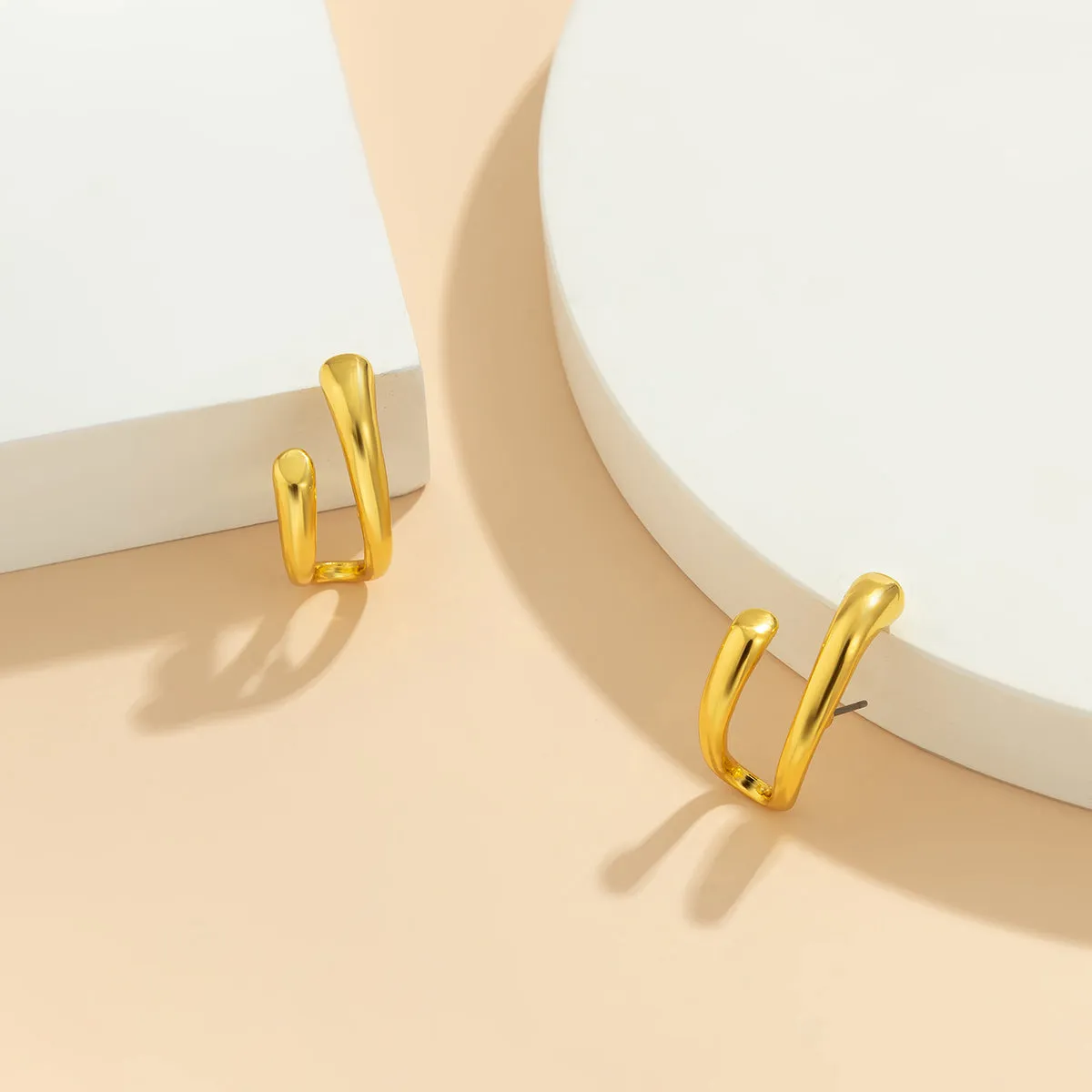 18K Gold-Plated Curved Open Stud Earring