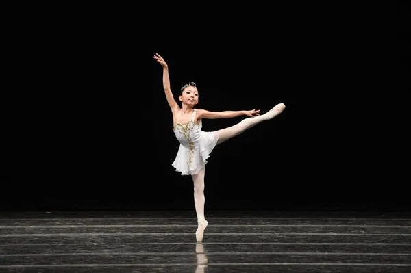 A-5 Beautiful white costume
