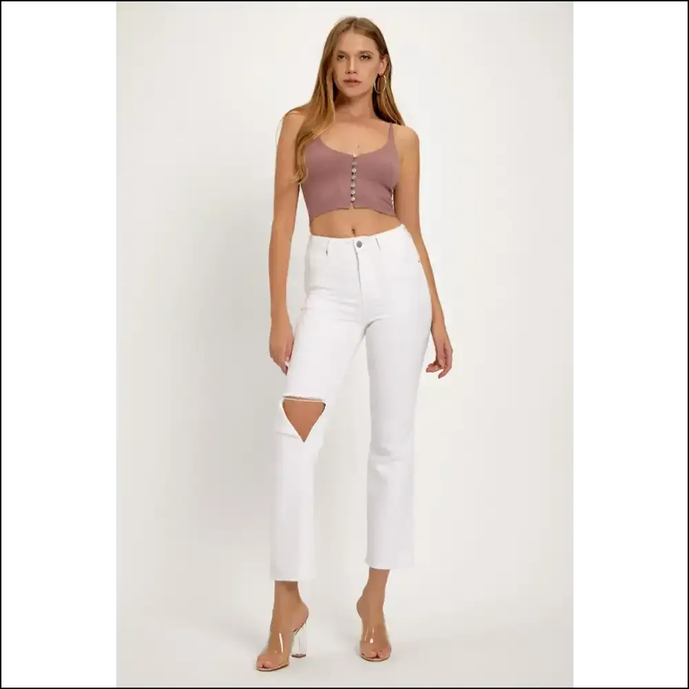 Distressed Cropped Straight Jeans: Because who Needs Perfect? 😈✨