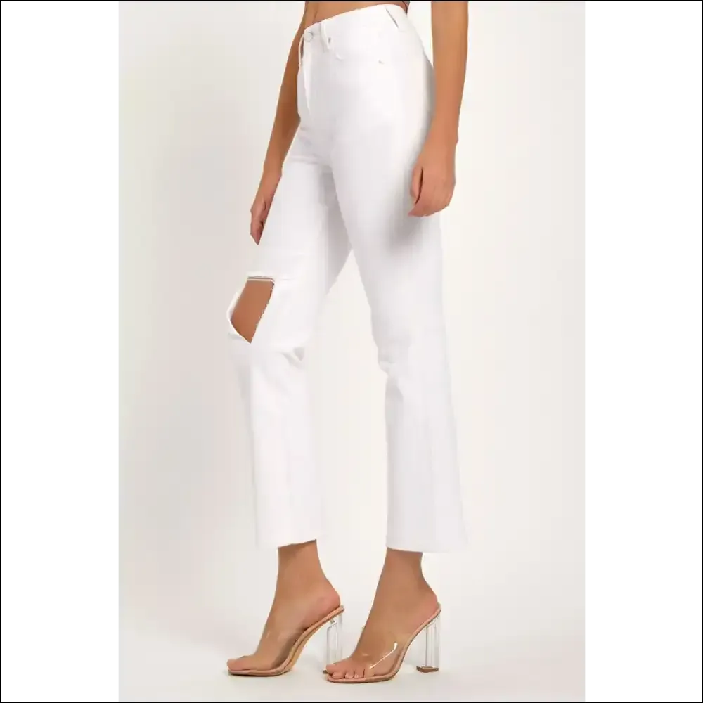 Distressed Cropped Straight Jeans: Because who Needs Perfect? 😈✨