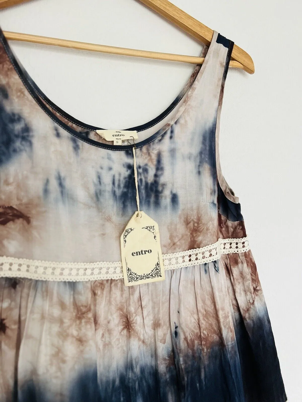ENTRO NWT Tie Dye Tiered Tunic Dress Sz S Flowy Crochet Trim Lined Boho Western