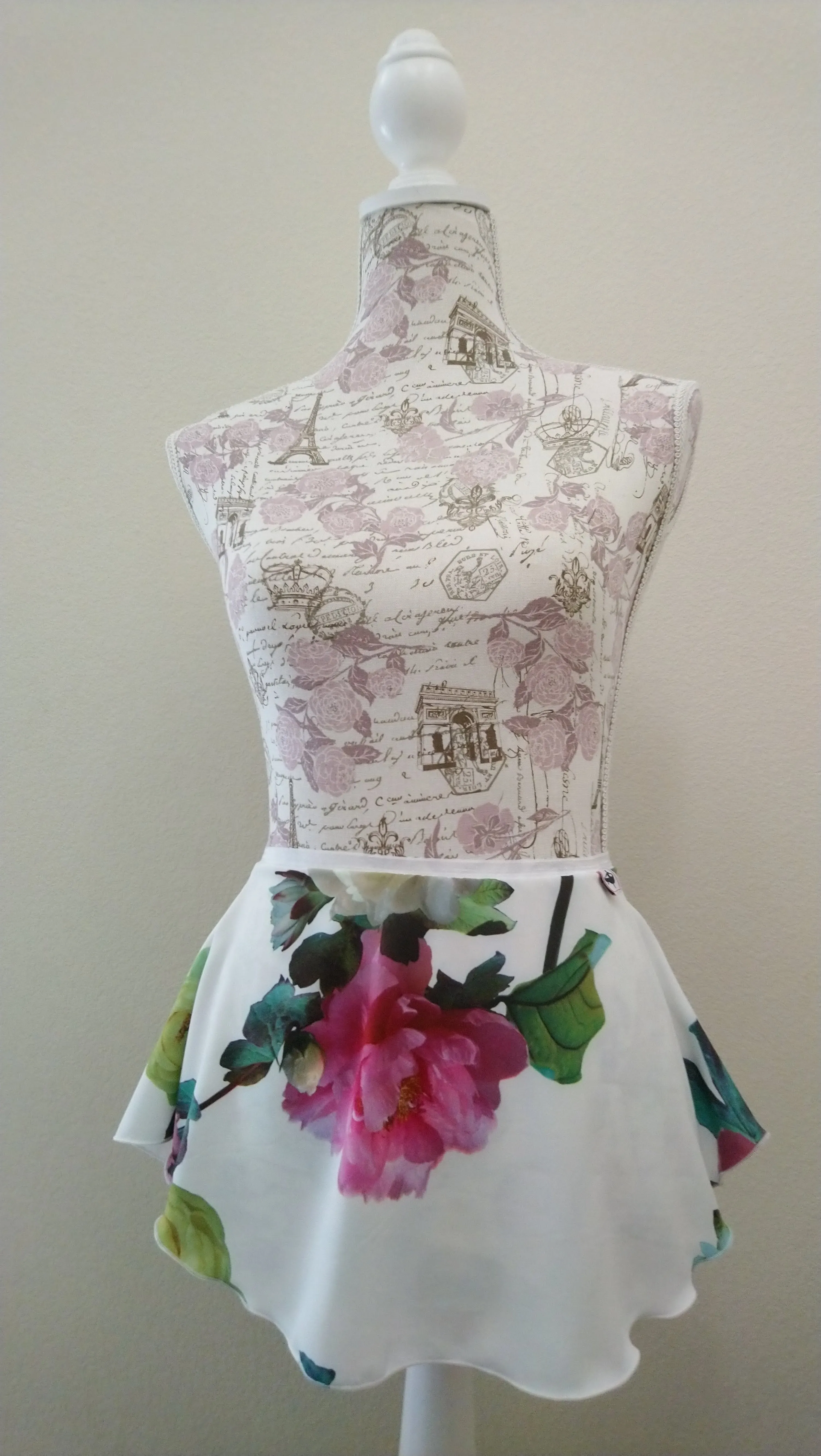 Flowers in white spandex flowy pull-on skirt for kids