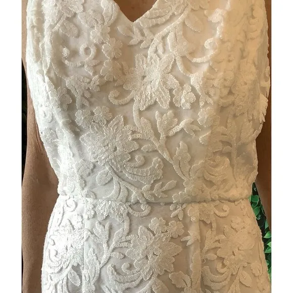 LM Designs V Neck Knee Length Sleeveless Wedding Cocktail Dress Sequins Size 4