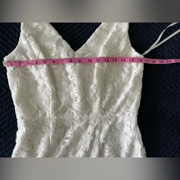 LM Designs V Neck Knee Length Sleeveless Wedding Cocktail Dress Sequins Size 4