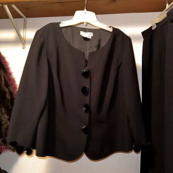 Maggy London Women's 2Pc Black Suit Fur Accents Formal Occasion Size 18WP EUC