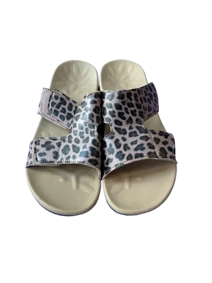Megnya Leopard Print Velcro Sandals