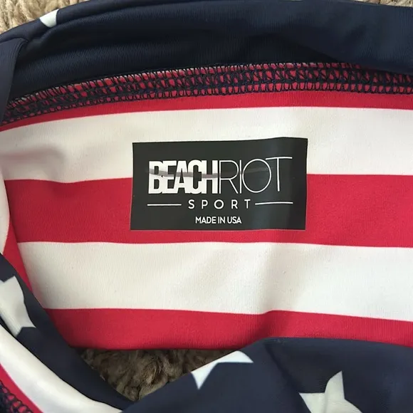 NWOT BEACH RIOT Leah Sports Bra in Stars &amp; Stripes Size XS