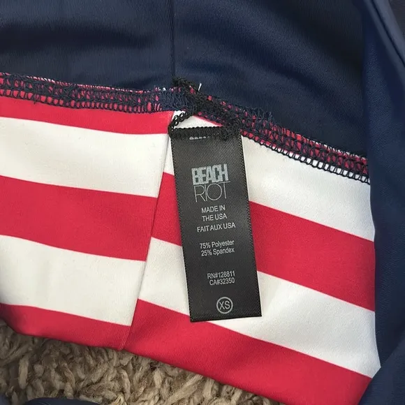 NWOT BEACH RIOT Leah Sports Bra in Stars &amp; Stripes Size XS