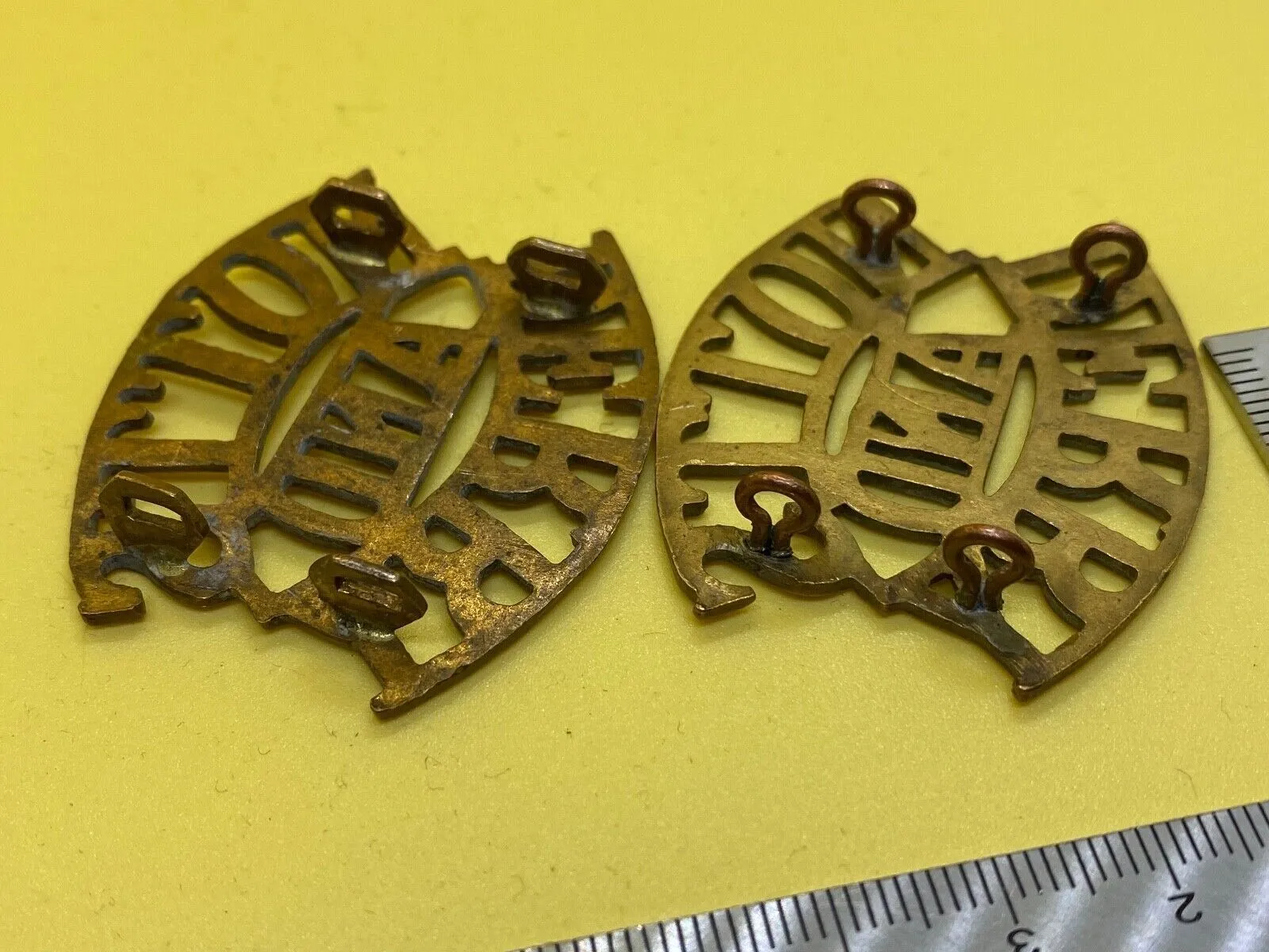 Original Pair of British Army Notts & Derby Sherwood Foresters Shoulder Titl