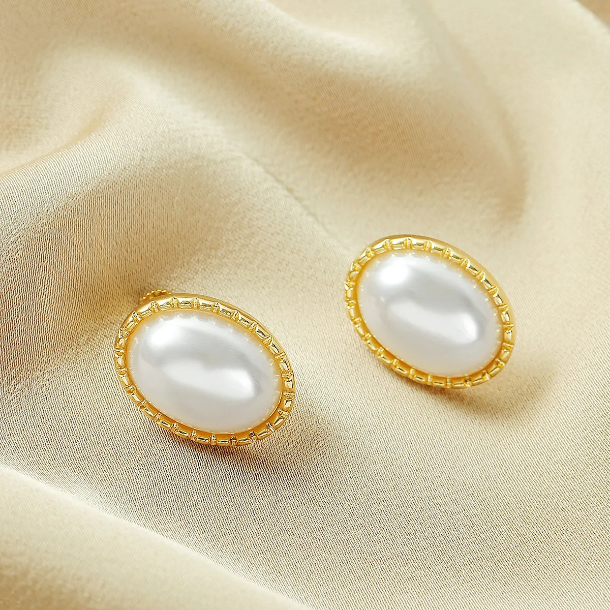 Pearl & 18K Gold-Plated Oval Huggie Earrings