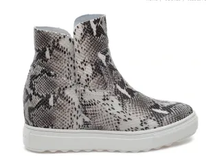 Posh Snakeskin