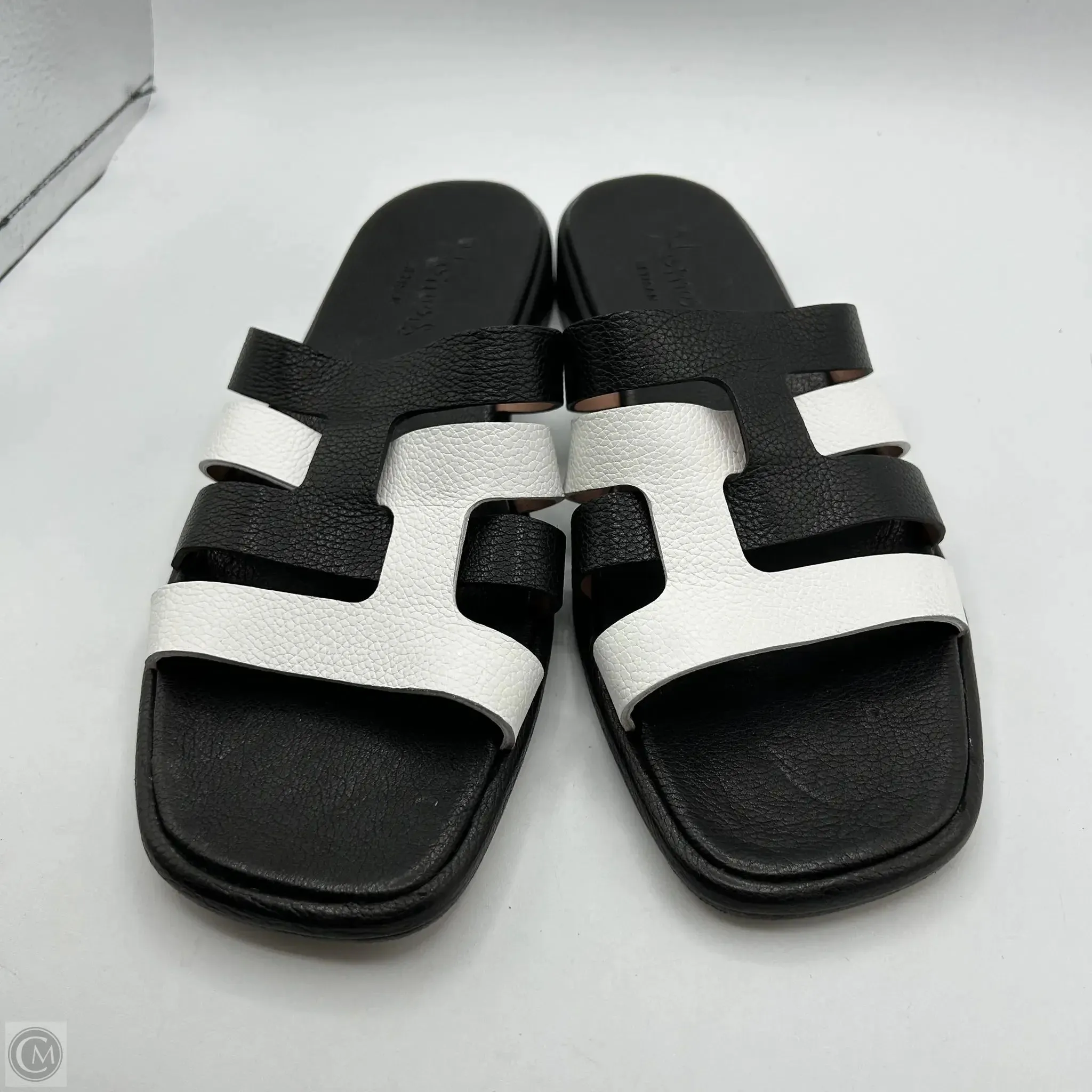 Sandals Flats By Cma In Black & White, Size: 10