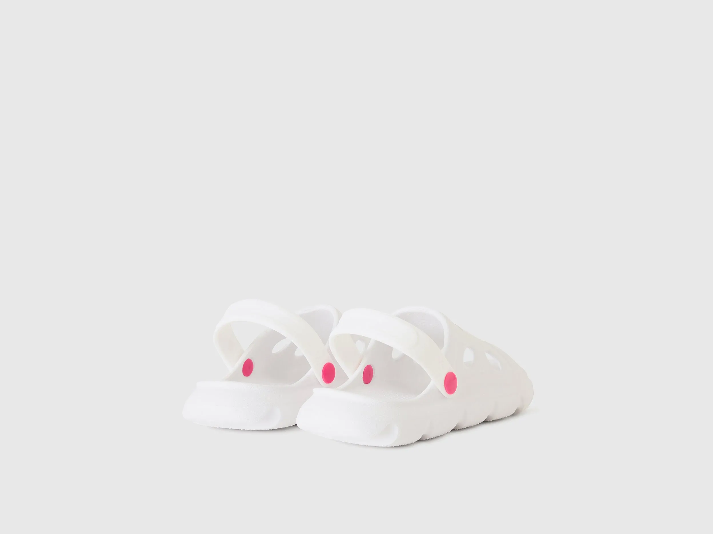 SANDALS IN LIGHTWEIGHT RUBBER