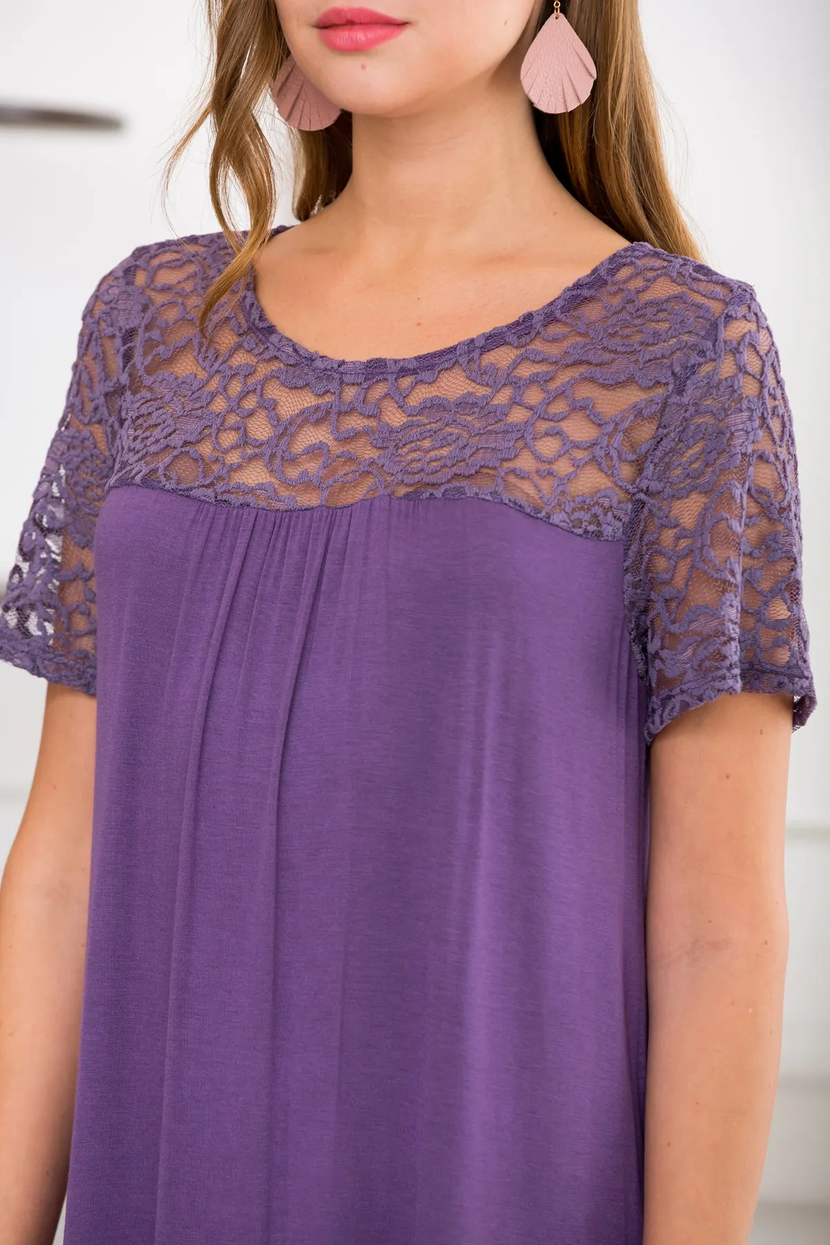 Short Sleeve Pleated Lace Detail Dress