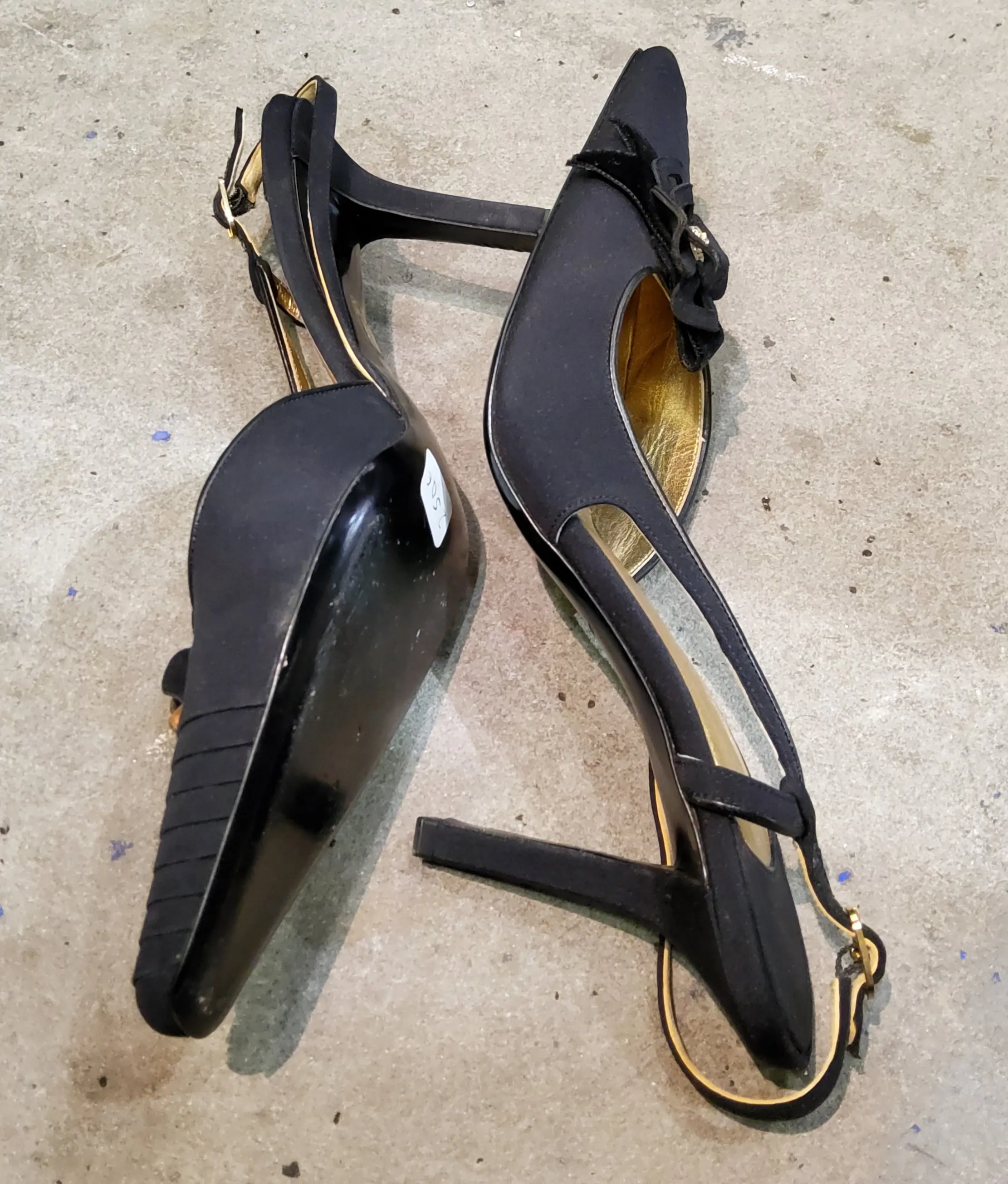 Slingback pumps