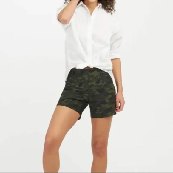 SPANX Sunshine Short 6&quot; Women's Green Camo Boat Beach Board Swim Size Medium