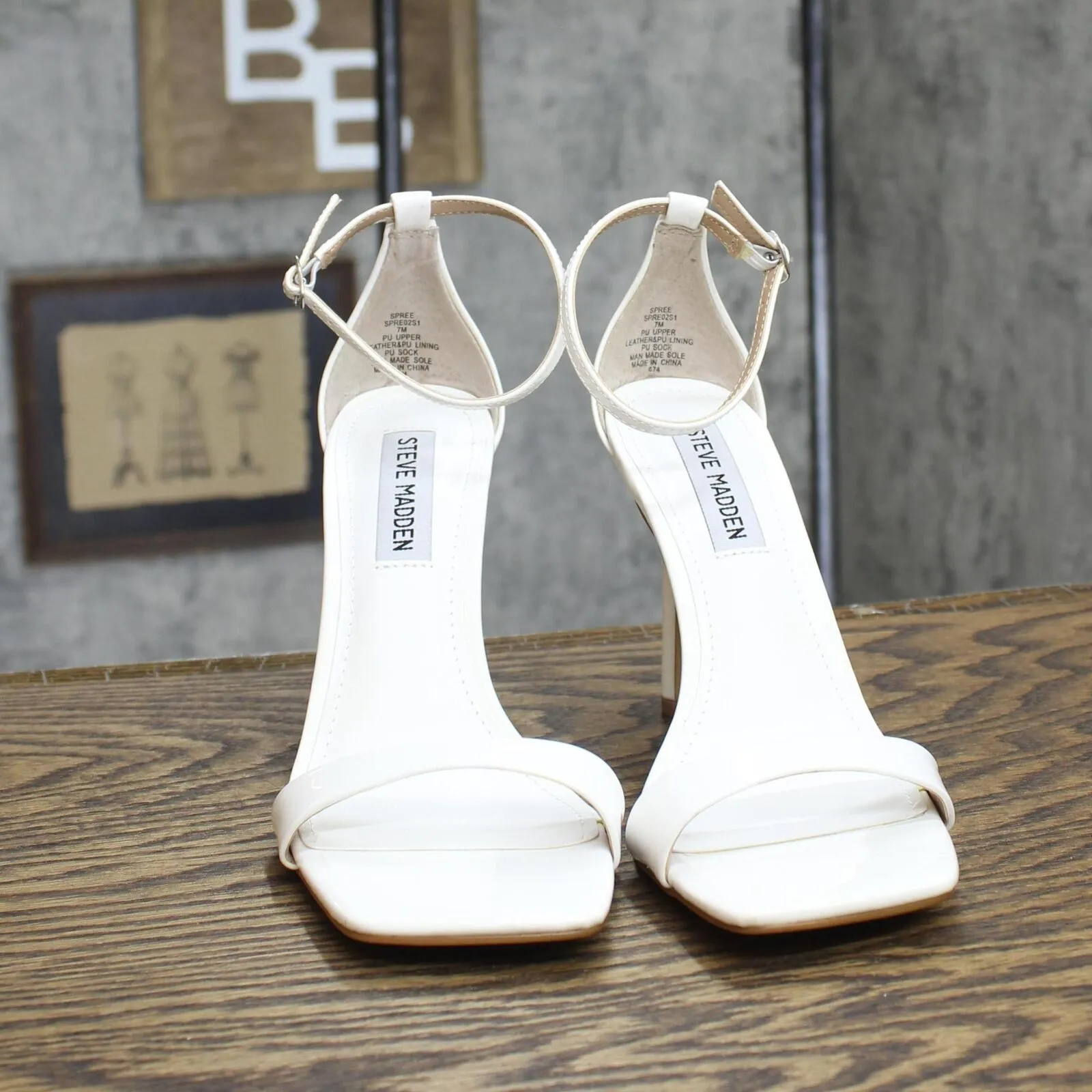 Steve Madden Womens Spree Patent Ankle Strap Sandals SPRE02S1 White 7M