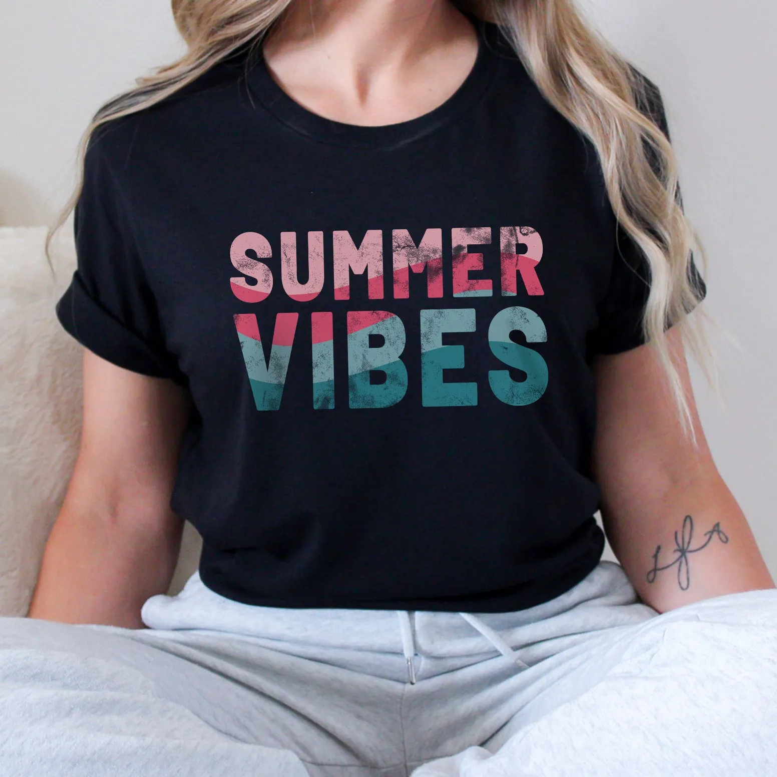 SUMMER VIBES TEE
