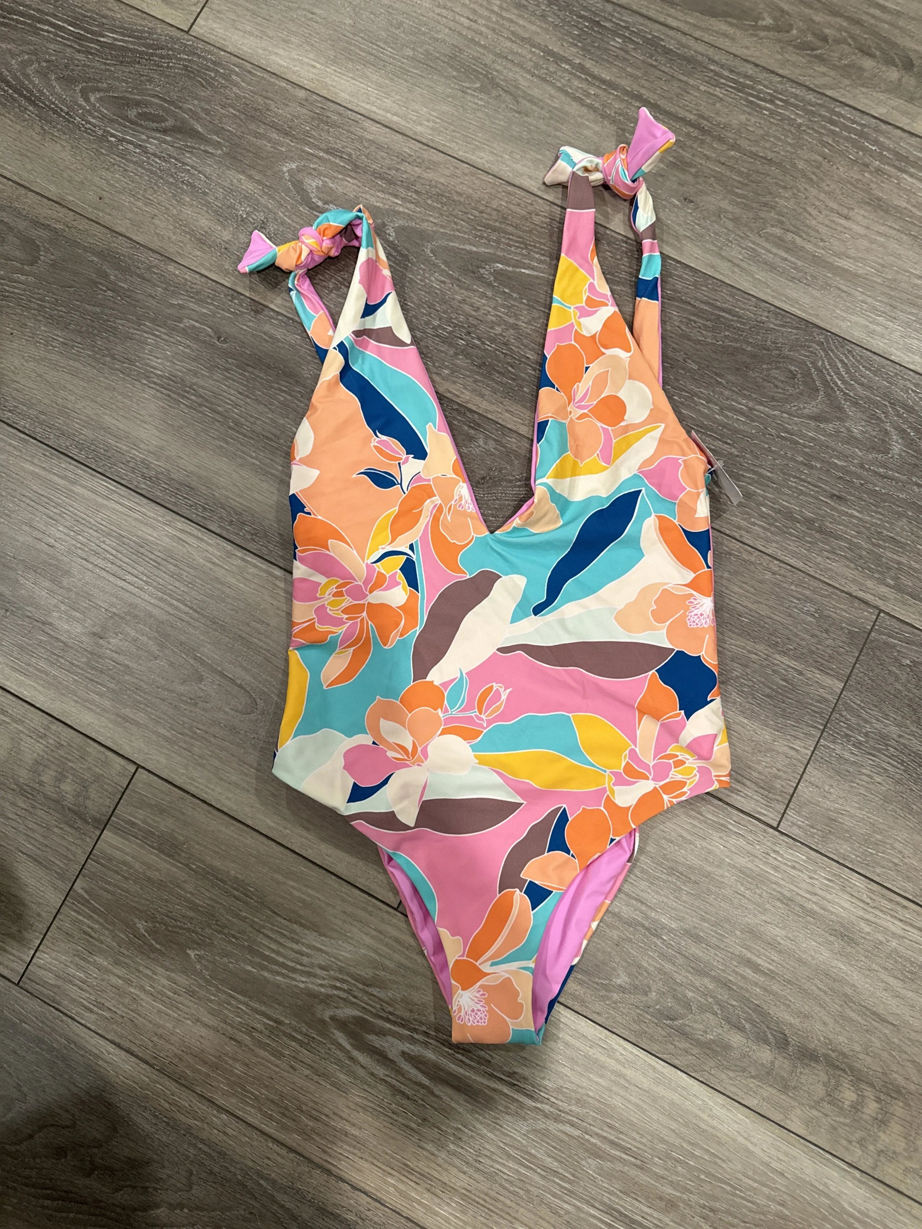 Swimsuit By Clothes Mentor  Size: M