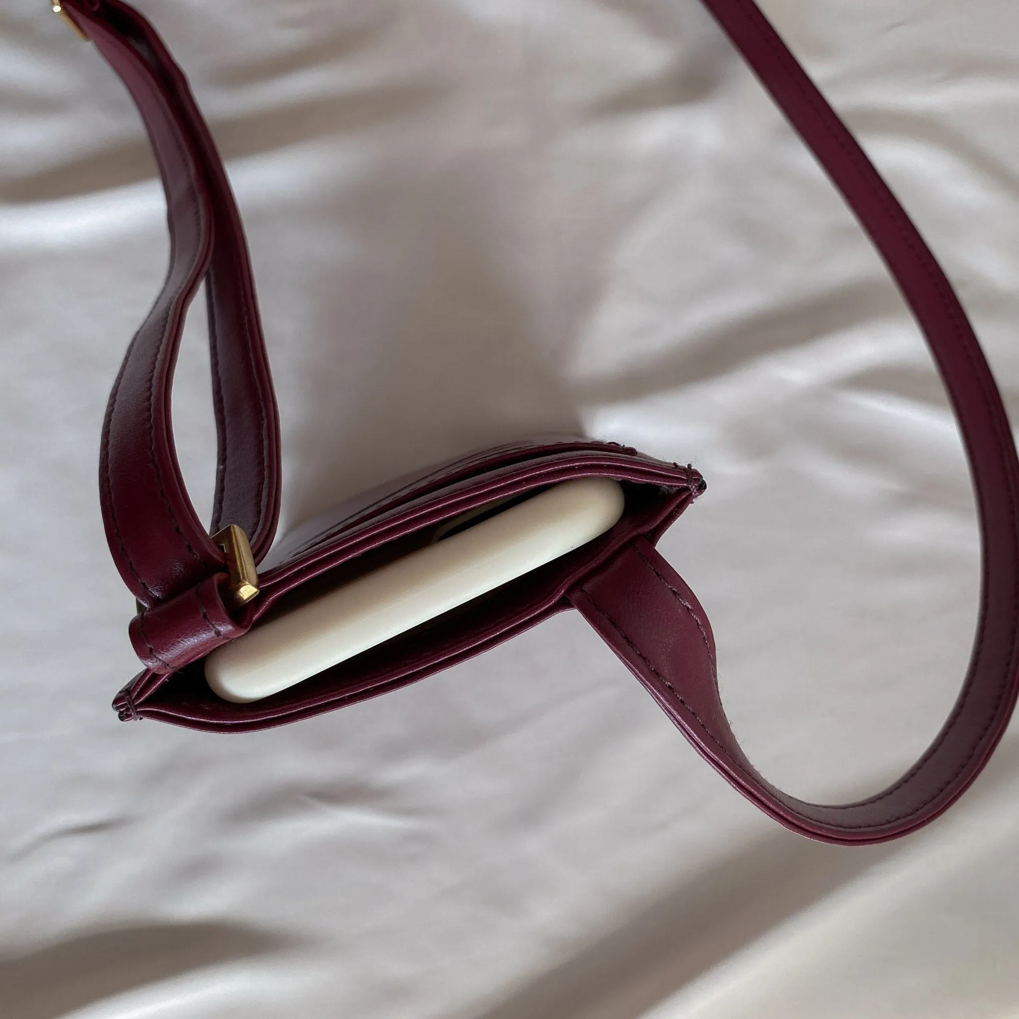 Vanilla Vegan Apple Leather Pouch | Bordeaux