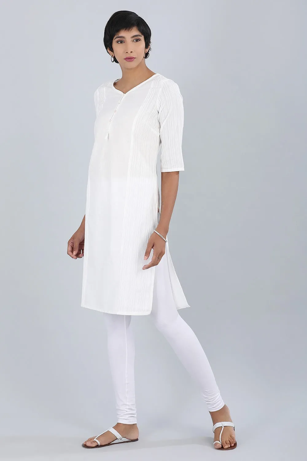 White Round Neck Solid kurta