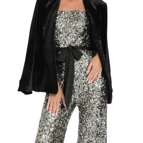 Women's Black Velvet Blazer Two Front Pockets Medium