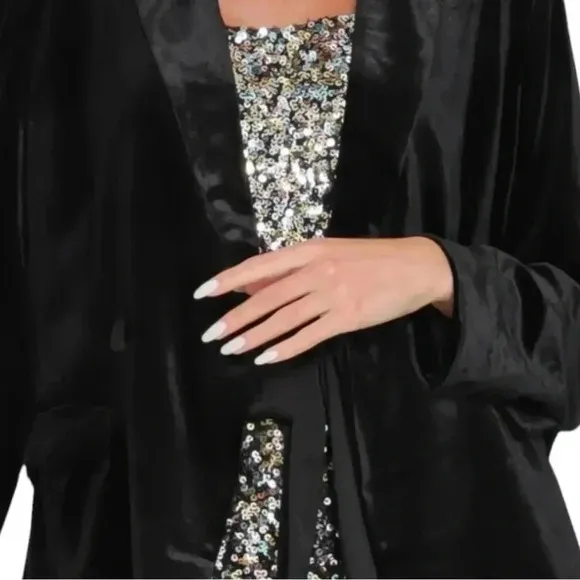 Women's Black Velvet Blazer Two Front Pockets Medium