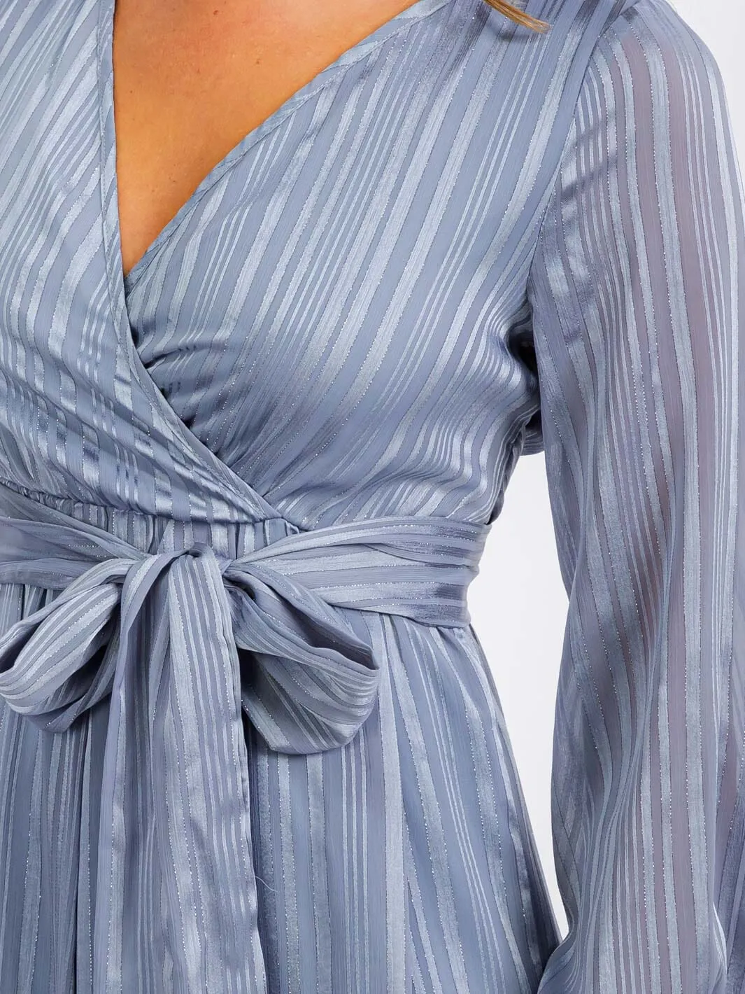 WOMEN'S LONG SLEEVE SURPLICE SELF TIE SHIMMER MAXI DRESS